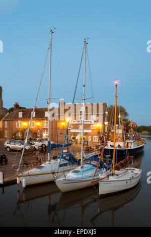 Fluß Frome am Kai Wareham Dorset Stockfoto