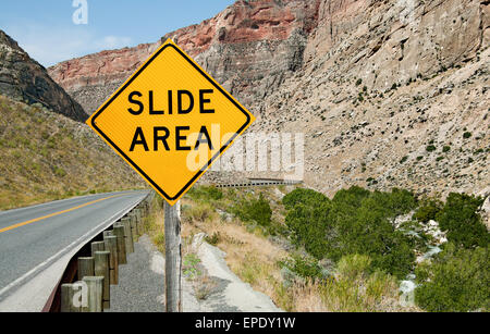 Rock Slide Bereich Warnschild Stockfoto