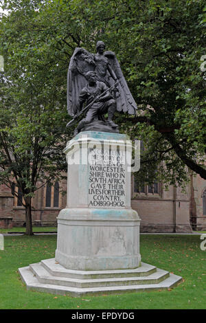 Denkmal für Männer, die in Südafrika (1899-1902) auf dem Gelände der Kathedrale von Worcester, Worcester, UK Kampf gestorben. Stockfoto