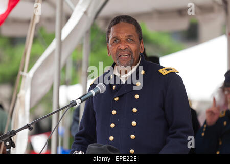 Washington, DC, USA. 17. Mai 2015.  Tausende von Bürgerkrieg Reenactors März an der Pennsylvania Avenue, den 150. Jahrestag der großen Beitrag Siegesparade feiern das Ende des amerikanischen Bürgerkrieges 1865 markiert. Bildnachweis: B Christopher/Alamy Live-Nachrichten Stockfoto