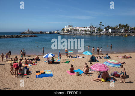 Strandleben, Puerto de Mogan, Gran Canaria, Kanarische Inseln, Spanien Stockfoto