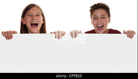 Kinder Oder Teenager Haben Spa├ƒ Mit Leerem Schild Und Textfreiraum Stockfoto