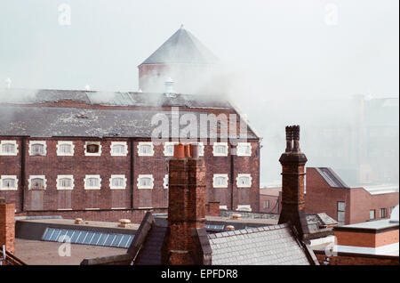 Strangeways Gefängnisaufstand April 1990.  Eine 25-Tag Gefängnisaufstand und Dachgarten protestieren im Strangeways Gefängnis in Manchester, England. Der Aufstand begann am 1. April 1990 Häftlinge übernahm die Kontrolle über die Gefängnis-Kapelle, als der Aufstand schnell zu verbreiten, in den meisten Stockfoto