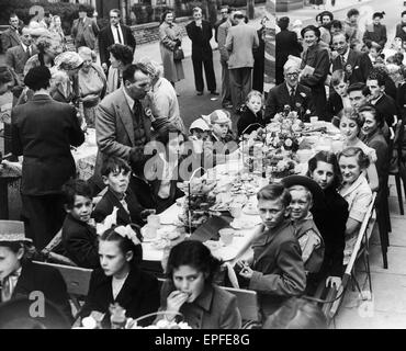 Straßenfest, Tag der Krönung 2. Juni 1953. Saville Road, Blackpool. Stockfoto