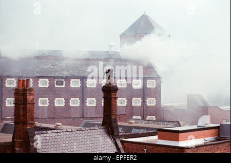 Strangeways Gefängnisaufstand April 1990.  Eine 25-Tag Gefängnisaufstand und Dachgarten protestieren im Strangeways Gefängnis in Manchester, England. Der Aufstand begann am 1. April 1990 Häftlinge übernahm die Kontrolle über die Gefängnis-Kapelle, als der Aufstand schnell zu verbreiten, in den meisten Stockfoto