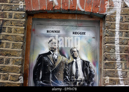 Streetart mit die Kray-Zwillinge an einer Wand in Shoreditch, East London Stockfoto