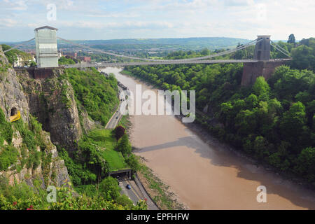 Die berühmten Clifton Suspension Bridge in Bristol über die Avon-Schlucht. Stockfoto