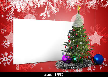 Zusammengesetztes Bild Poster mit Weihnachtsbaum Stockfoto