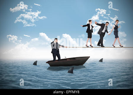 Junger Geschäftsmann ziehen eine Gratwanderung für Geschäftsleute Stockfoto