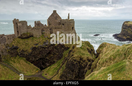 Dunluce Castle ruins in Nordirland Stockfoto