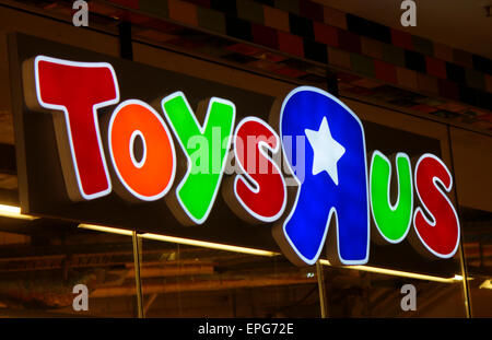 Markennamen: "Toys Are Us", Berlin. Stockfoto