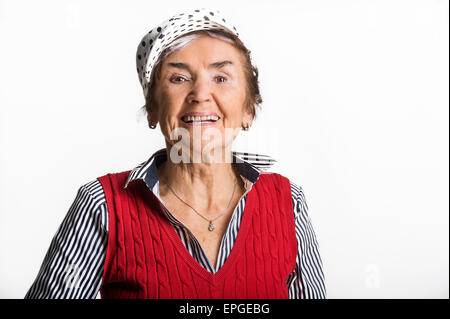 Studioportrait von 83 alte suchen gute weiße senior Frau auf weißem Hintergrund Stockfoto