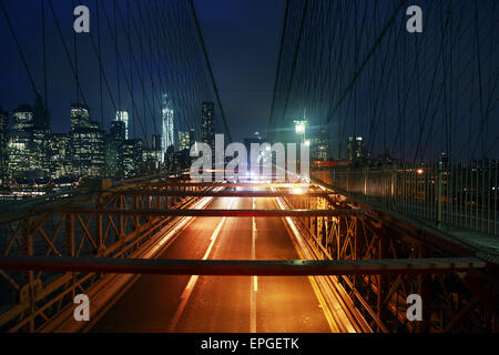 Brooklyn Bridge bei Nacht Stockfoto