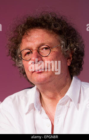 Turin, Italien, 18. Mai 2015. Deutscher Schriftsteller Ingo Schulze spricht über deutsche Geschichte an der internationalen Buchmesse in Turin. Stockfoto