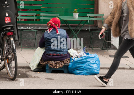 Stockholm, Schweden, 18. Mai 2015. Die Diskussion geht weiter in der schwedischen Medien über betteln werden auf Wunsch organisiert. Stockfoto