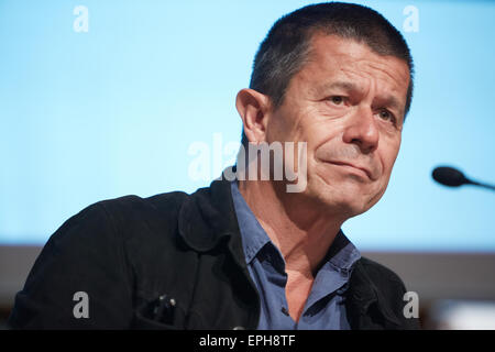 TURIN, Italien - 16.Mai: Schriftsteller Emmanuel Carrère am Salone del Libro, internationale Buchmesse am 16. Mai 2015 in Turin. Stockfoto