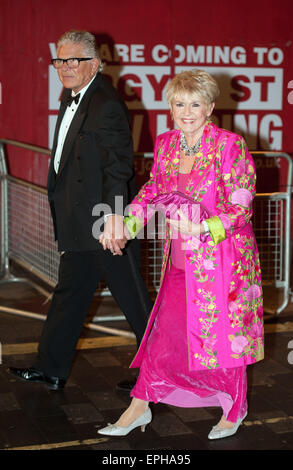 Royal Variety Performance im Palladium Theatre - Ankünfte mit statt: Gloria Hunniford Where: London, Vereinigtes Königreich bei: Kredit-13. November 2014: Daniel Deme/WENN.com Stockfoto