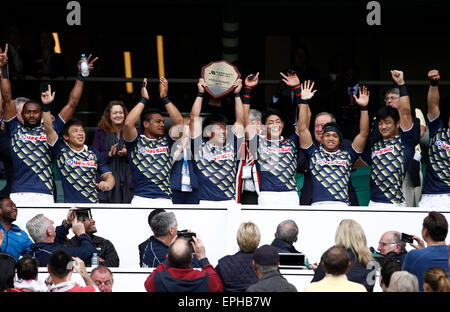 Twickenham, London UK. 17. Mai 2015. Präsentation der Schild-Finale gegen Japan. Japan 21 V 19 Frankreich - Tag2 am Marriott London Sevens 2015, HSBC Sevens World Series 2015 im Twickenham Stadium, London England. Bildnachweis: Aktion Plus Sport/Alamy Live-Nachrichten Stockfoto