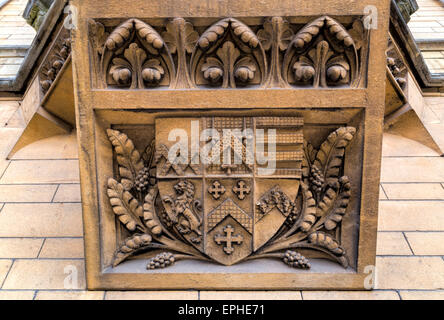 Das Brackenbury Wappen an der Fassade des Balliol College, Broad Street, Oxford, England, Oxfordshire, Vereinigtes Königreich. Stockfoto