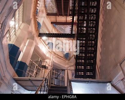 Treppen und Zellen in Lancaster Gefängnis, Teil der Burg in der Stadt von Lancaster, England. Stockfoto