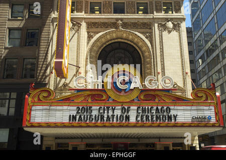 Chicago, Illinois, USA. 18. Mai 2015. Bürgermeister Rahm Emanuel war Inaugurted für seine zweite Amtszeit am Theater in der Windy City Chicago am 18. Mai 2015. Präsident Bill Clinton und die neu gewählten Stadträte Chicago trat den Bürgermeister auf der Bühne. © Karen I. Hirsch/ZUMA Wire/ZUMAPRESS.com/Alamy Live-Nachrichten Stockfoto