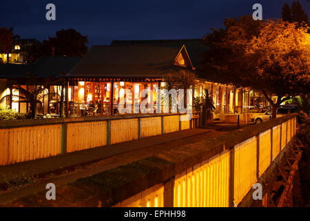 Historische Brücke und Bridgehouse Lodge, Warkworth, Region Auckland, Nordinsel, Neuseeland Stockfoto