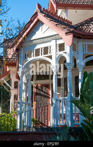 Portikus einer Föderation-Ära-Villa (ca. 1901) im gehobenen South Yarra, Melbourne, Australien Stockfoto