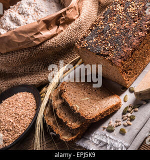 hausgemachtes Vollkornbrot Stockfoto
