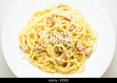 Draufsicht der Spaghetti Carbonara klassische italienische Nudelgericht Stockfoto