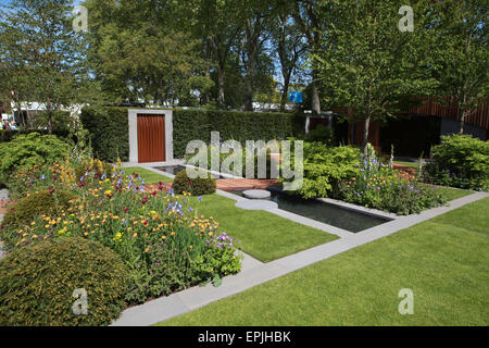 Chelsea, London, UK. 17. Mai 2015. RHS Chelsea Flower Show. 19. Mai angekündigt, Gärten zu gewinnen. Die Homebase-Garten-Urban Retreat, Gold-Medaillengewinner. Bildnachweis: Paul Dronsfield/Alamy Live-Nachrichten Stockfoto