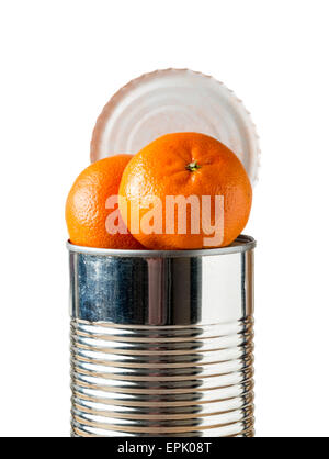 Orangen platzt aus Blechdose Stockfoto