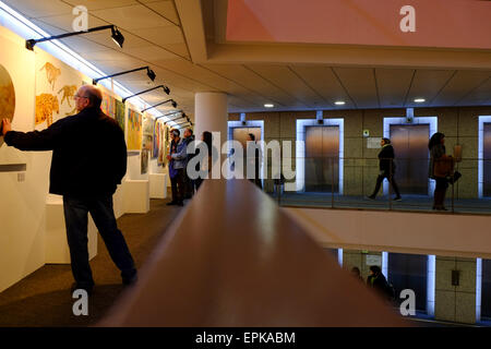 Die jährlichen Bank Hapoalim Kunstausstellung in Tel Aviv Stockfoto