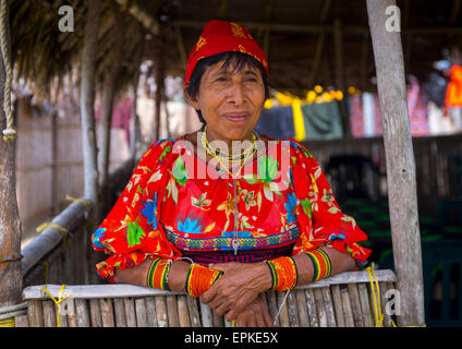 Panama, San Blas Inseln, Mamitupu, Porträt von Kuna Stamm Frau Stockfoto