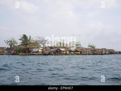 Panama, San Blas Inseln, Mamitupu, Kuna Stamm typische Häuser Stockfoto
