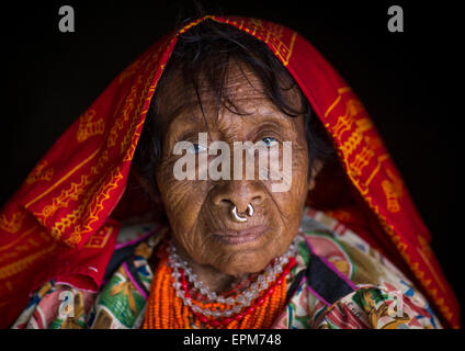 Panama, San Blas Inseln, Mamitupu, Portrait einer alten Stamm der Kuna-Frau Stockfoto