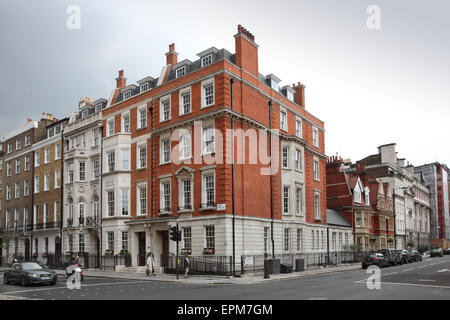 Die Londoner Klinik in der Londoner Harley Street, bekannt als das Zentrum der privaten medizinischen Versorgung im Vereinigten Königreich. Ecke von Devonshire St. Stockfoto