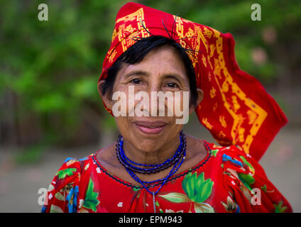 Panama, San Blas Inseln, Mamitupu, Porträt von Kuna Stamm Frau Stockfoto