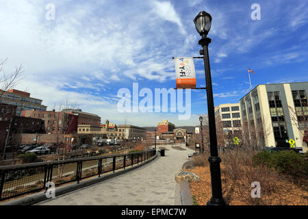 Van der Donck Park und Larkin Plaza Downtown Yonkers New York Stockfoto