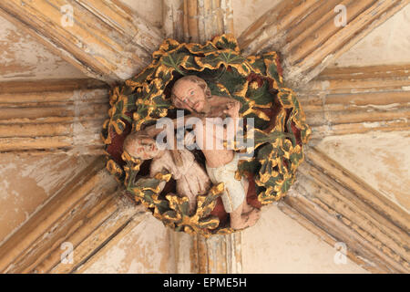 Misericord, dekoratives Gesicht an hohen Decken, hohe Kirche, Norwich Cathedral, Norfolk, Großbritannien Stockfoto