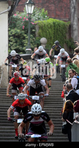 Prag, Tschechische Republik. 19. Mai 2015. Teilnehmer-Radrundfahrt Prag Treppen in Prag, Tschechische Republik, am 19. Mai 2015. Bildnachweis: Michal Kamaryt/CTK/Alamy Live-Nachrichten Stockfoto