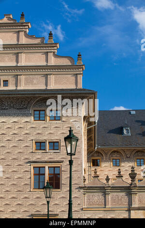 Palais Schwarzenberg am Burgplatz in der Nähe der Prager Burg - es ist eines der imposantesten Bauwerke der Renaissance in P Stockfoto