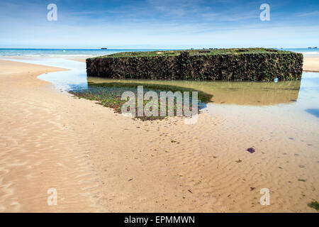Arromanches-Les-Bains-Strand mit den Resten der Mulberry-Hafen in der Normandie Frankreich, Europa Stockfoto
