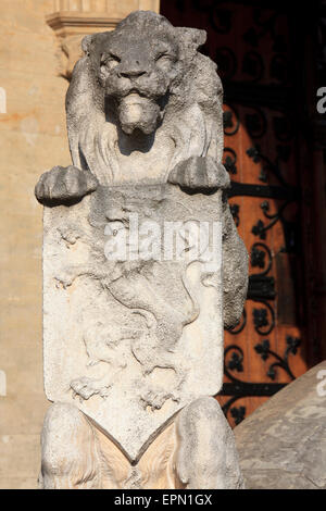 Heraldische Löwe, einen Schild am Eingang des Rathauses 15. Jahrhundert in Brüssel, Belgien Stockfoto