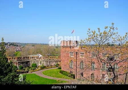 Erhöhten Blick auf die Sandstein-Schloss und Gärten, Shrewsbury, Shropshire, England, UK, West-Europa. Stockfoto