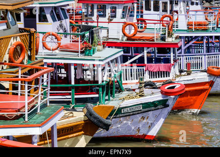 Mumbai Indien, Apollo Bandar, Colaba, Arabisches Meer, Fähren, Boote, Fähre, Boot, India150227135 Stockfoto