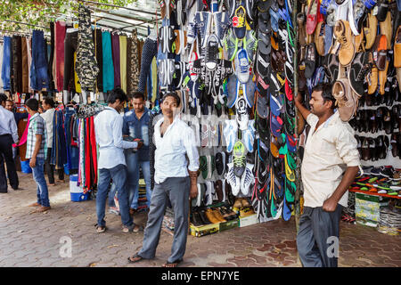 Mumbai Indien, Karmaveer Bhaurao Patil Marg, Road, Mantralaya, Fort Mumbai, Fashion Street, Shopping Shopper Shopper shoppen Geschäfte Marktmärkte kaufen sellin Stockfoto