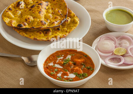 Paneer Butter Masala mit Miss roti Stockfoto