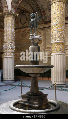 Brunnen im Innenhof des Palazzo Vecchio, Florenz, Toskana, Italien Stockfoto