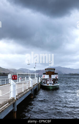 Segelschiff an Pooley Bridge Stockfoto