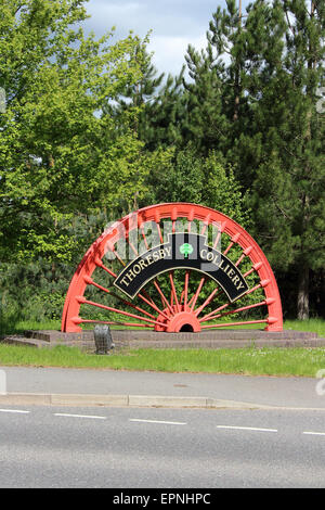 Eingang zum Thoresby Zeche Edwinstowe den letzten Arbeiten tief mir in Nottinghamshire und aufgrund der enge im Juli 2015 Stockfoto